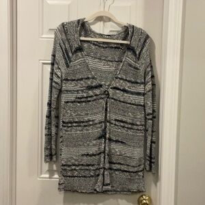 EUC Lucky Brand sweater